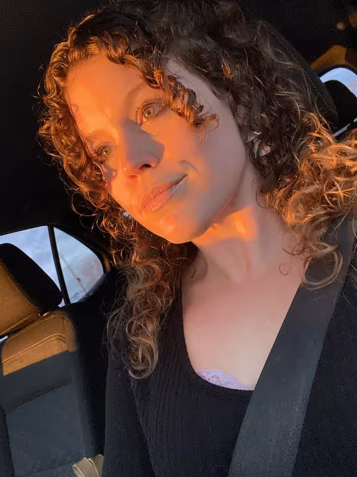 Arianaofficial